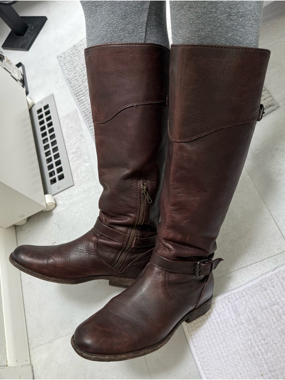 Frye dark brown/wine leather knee-high riding boots w buckle. Ext calf.
